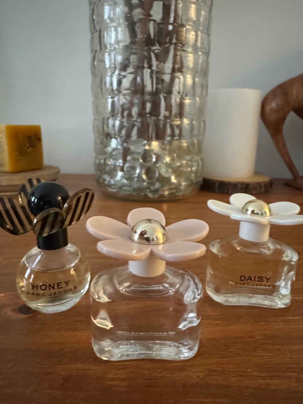 Marc Jacobs Lola, Daisy, Honey Perfume Bundle - Picture 3 of 3